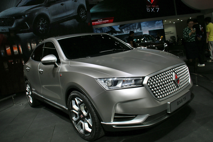 「ボルクヴァルトBX6」。北汽福田汽車が、往年のドイツ車ブランドを自社のプレミアムブランドとして再生。昨2015年のフランクフルトショー、2016年3月のジュネーブショーに続き、今回北京でデビューを飾った。