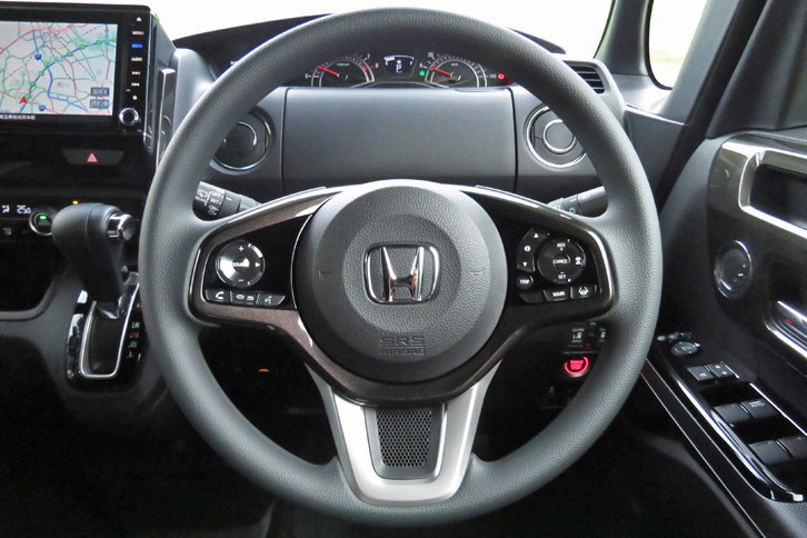 ホンダN-BOXカスタムG・L Honda SENSING（ステアリングホイール）