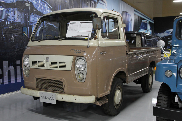 1963年「日産キャブオール」。前出の「ジュニア」と基本的にシャシーを共用するキャブオーバートラックが、1957年にデビューしたキャブオールである。これは2t積み標準ボディーで、初代「セドリック」などと共通の1.9リッター直4 OHVエンジンを搭載。