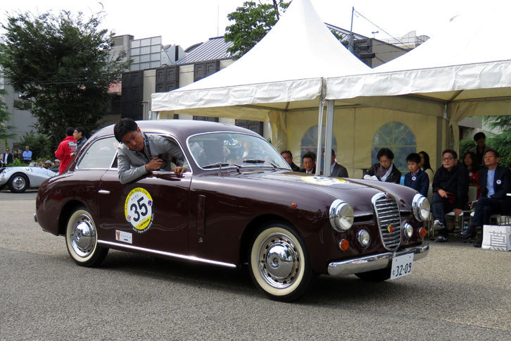 ここで一気に時代は飛んで、1949年式「フィアット1100アバルト」。ここまでサイクルフェンダーとかクラムシェルフェンダーのクルマばかりだったので、実際の年式以上に新しいクルマに感じる。