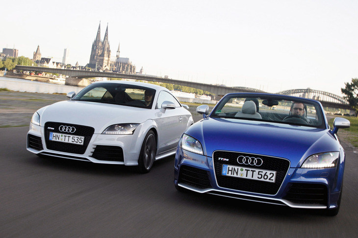 「TT RS」は最高出力340PSを発生する2.5リッター直5ターボエンジンを搭載。本国仕様には「ロードスター」の設定もあったが、日本に導入されたのは「クーペ」のみだった。