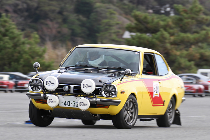 Dクラスに出走した「三菱ランサー1600GSR」。2度のサファリラリー制覇をはじめラリーでの活躍で知られる初代ランサー。