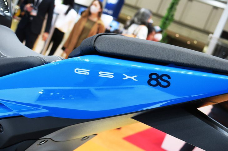 スズキGSX-8S
