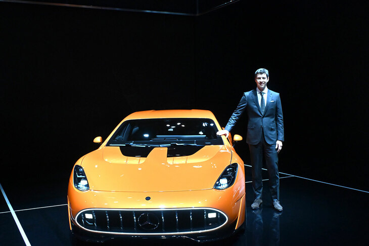 ジャパンモビリティショー2025に合わせて来日したメルセデスAMGのミヒャエル・シーベCEO。「コンセプトAMG GT XX」を日本初披露した。