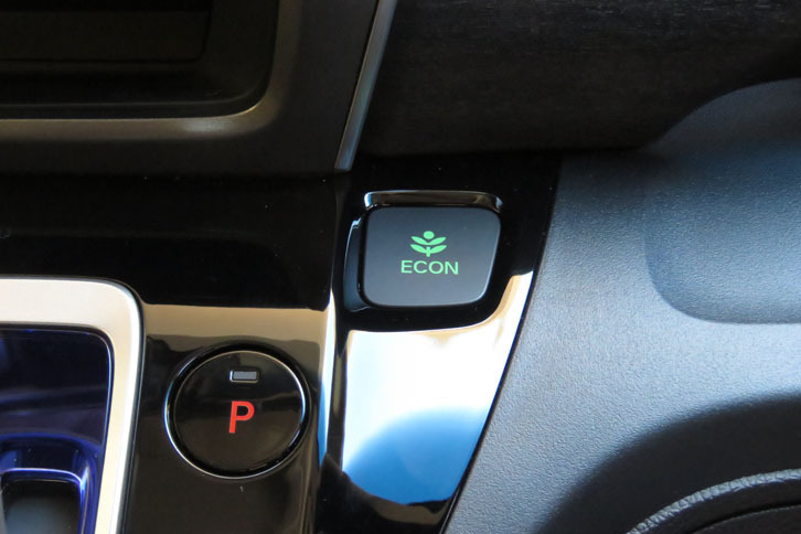 ホンダ・フリードハイブリッドEX（「ECON」スイッチ）