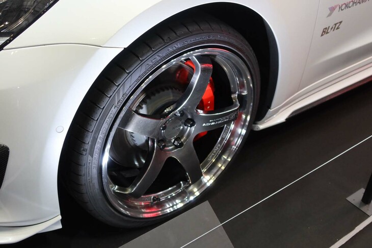 ヨコハマ・アドバン スポーツEV（「テスラ・モデル3」に装着）