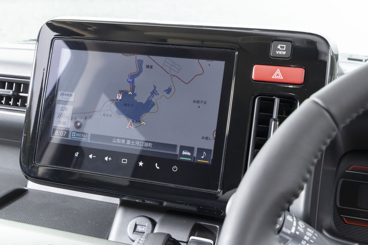 ナビゲーションは全方位モニター付きで19万5800円のディーラーオプションだ。