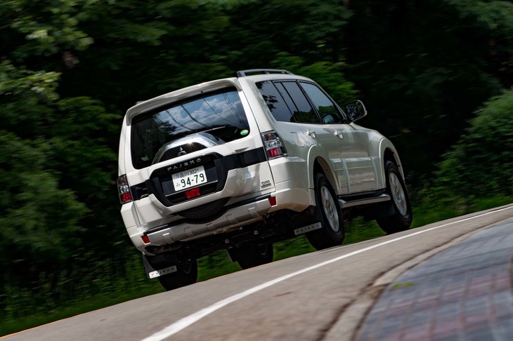 今回のお別れ試乗では約510kmを走行し、満タン法で7.8km/リッターの燃費を記録した。JC08モードの燃費値は10.0km/リッターで、燃料タンクの容量は88リッター。