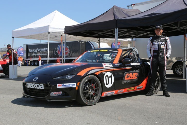 堤選手はカーナンバー1を付けた黒い「MX-5」をドライブ。