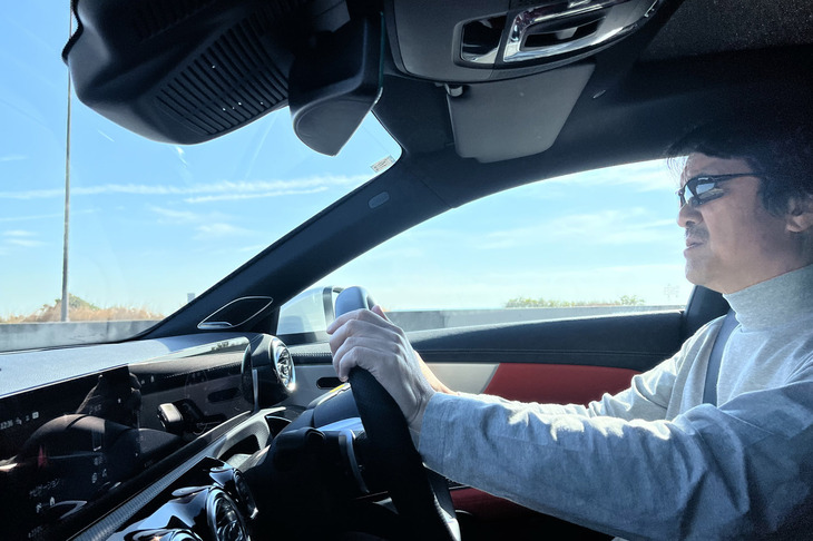 「CLA200dシューティングブレーク」の走りは、約700万円の「C200アバンギャルド」よりずっと印象がいい。もちろんカッコもいいし、なんだかんだで、いまのメルセデスのなかで一番そそられる！