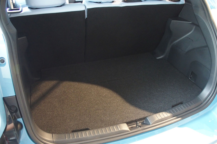 ミツオカ・ビュート ストーリー（荷室）