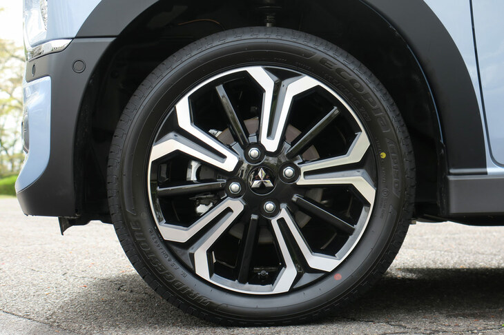 三菱eKクロスEV P（タイヤ＆ホイール）