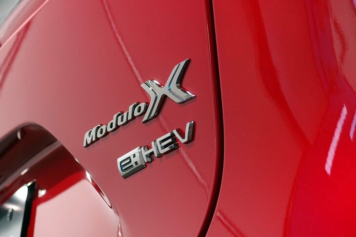 ホンダ・ヴェゼルe：HEVモデューロXコンセプト（リアエンブレム）