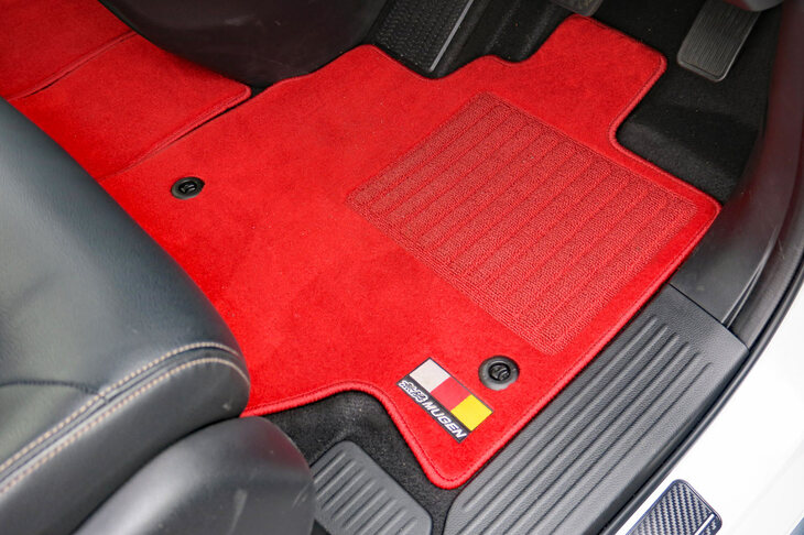 ホンダ・ステップワゴンe：HEVスパーダ プレミアムライン 無限パーツ装着車（スポーツマット）