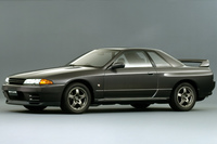 「R32型」こと8代目「日産スカイライン」に設定された高性能グレード「GT-R」。1973年に、わずか1年で“ケンメリGT-R”が販売終了となって以来、実に16年ぶりの「GT-R」復活となった。