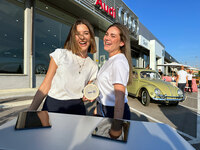 イタリア・トスカーナ州で27のショールームを展開するウーゴ・スコッティによる、フォルクスワーゲン店のオープニングセレモニー。2026年7月、シエナ県ポッジボンシにて。