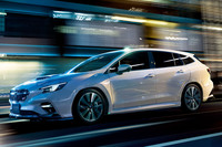 オオタニ君の写真が手に入らなかったので、スバルのオオタ工場でつくられている新型「レヴォーグ」を。