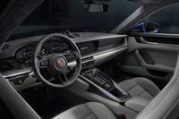 新型「カレラ4S」のインテリア。