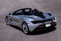 「720Sスパイダー」のボディーサイズは全長×全幅×全高＝4543×1930×1196mm、ホイールベース＝2670mm。