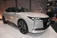 「DS N°4」も2026年春に発売予定。かつては「DS 4」と呼ばれていたが、デザイン変更とともに車名も新しくなった。