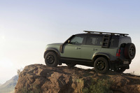 100台限定！ 「ディフェンダー」に冒険心をかき立てる特別仕様車が登場の画像