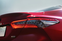 トヨタが新型「カムリ」日本仕様の内外装を初公開の画像