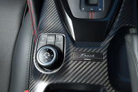 センターコンソールには「Track Edition」と書かれた専用のプレートが装着される。