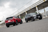 全6色のボディーカラーのうち、「エモーショナルレッドII」（左）は「RAV4 PHV」の専用色となる。