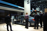 人だかりの中心は、「5シリーズグランツーリスモ」。