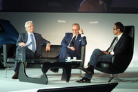 今回、熱のこもったトークショーを繰り広げた、デザイナー3氏。写真左から、ジョルジェット・ジウジアーロ、ワルター・デ・シルヴァ、そして和田 智。（敬称略）
    