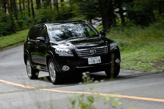 【スペック】全長×全幅×全高＝4570×1855×1690mm／ホイールベース＝2660mm／車重＝1740kg／駆動方式＝4WD／3.5リッターV6DOHC24バルブ（280ps/6200rpm、35.1kgm/4700rpm）／価格＝334万9500円