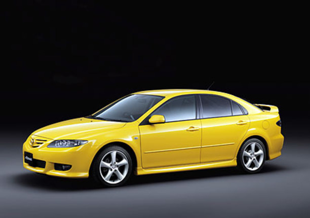 【スペック】4ドアセダン23E：全長×全幅×全高＝4670×1780×1430mm/ホイールベース＝2675mm/車重＝1340kg/駆動方式＝FF/2.3リッター直4DOHC16バルブ（178ps/6500rpm、21.9kgm/4000rpm）/車両本体価格＝210.0万円