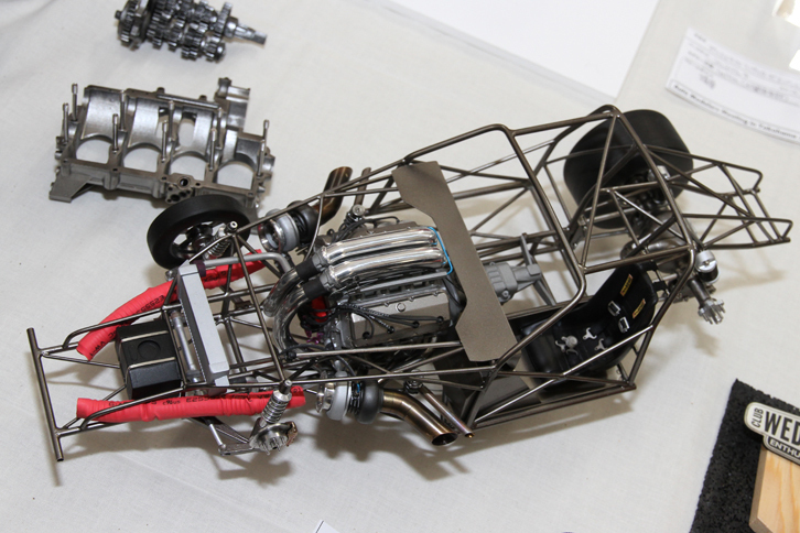 「ヤマハYZR-M1」と同じモデラー氏がやはりフルスクラッチした「ドラッグZ」。想像上のドラッグマシンのシャシーで、エンジンは（実在しない）日産製の大排気量V8ツインターボ。「フェアレディZ」のボディーが載ることを想定しているという。