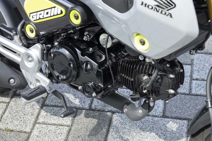 エンジンは新開発の123cc単気筒。さまざまな低フリクション化技術が注がれている。