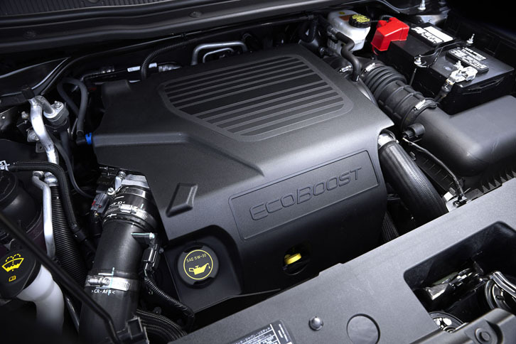 吸排気独立可変バルブタイミング機構が備わる3.5リッターV6直噴エンジン。最高出力370ps、最大トルク48.3kgmを発生する。