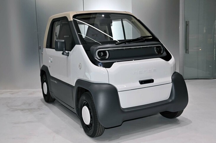 2人乗り四輪電動モビリティー「ホンダCI-MEV」。