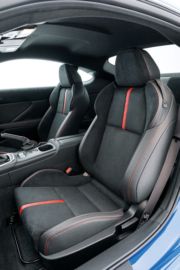 新型スバルBRZ（シート）