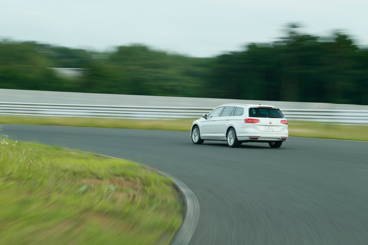 フォルクスワーゲン・パサートGTEヴァリアント アドヴァンス