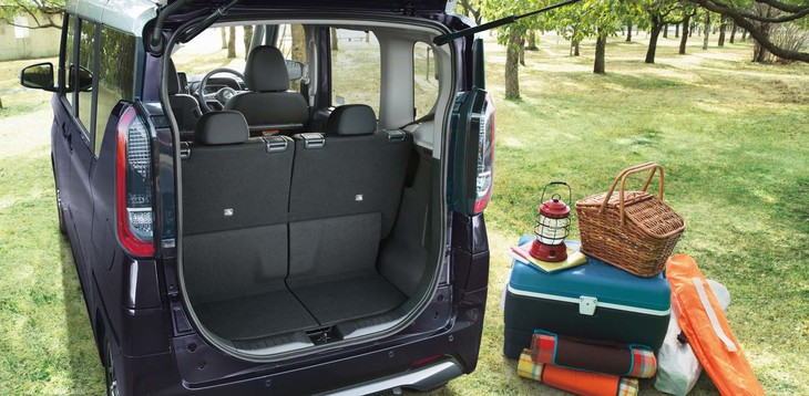 荷室の最大床面長は675mm