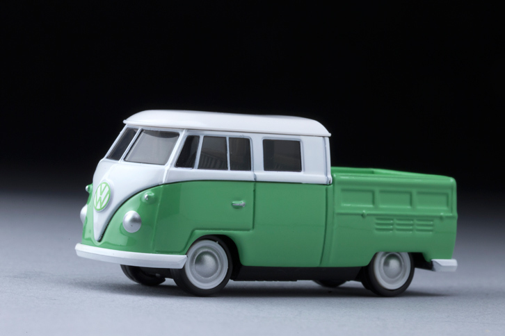 白と緑で塗り分けられたボディーが目を引く今回のモデル。もちろん、すべての個体がこのような塗装というわけではないが、「タイプII」と聞いて、フロントの下端から始まるプレスラインに沿って塗り分けるツートンカラーを思い浮かべるファンは少なくないだろう。（写真＝郡大二郎）