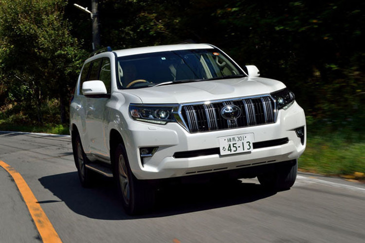 2023年内にも新型が登場するといわれる「トヨタ・ランドクルーザープラド」。たびたびマイナーチェンジが施されてはいるものの、現行型（写真）は2009年9月デビューの長寿モデルとなっている。