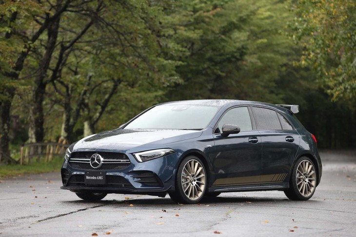 AMGのエントリーモデルとして新たにラインナップされた「35シリーズ」。2018年10月のパリモーターショーでワールドプレミアされた「メルセデスAMG A35 4MATIC」が、その第1弾モデルとなった。