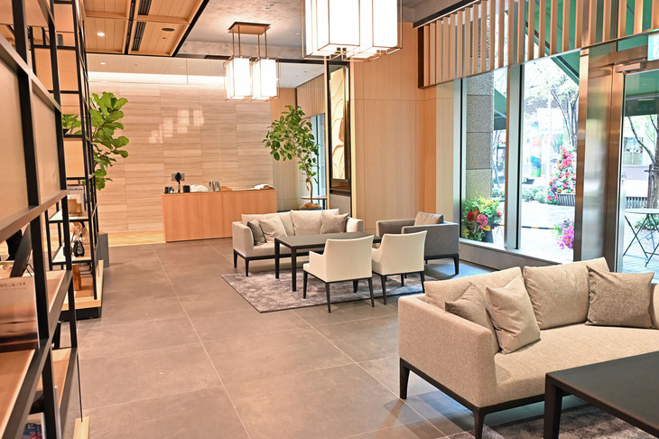 全110席を備えるカフェラウンジに生まれ変わった「LEXUS MEETS...」。