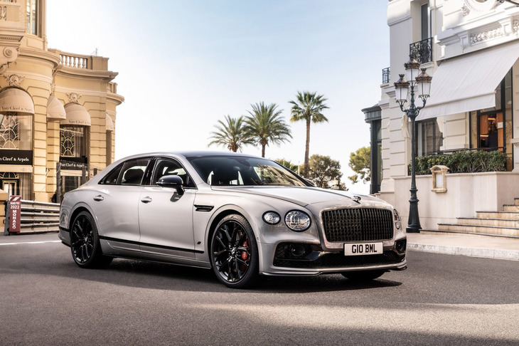 フライングスパーS V8