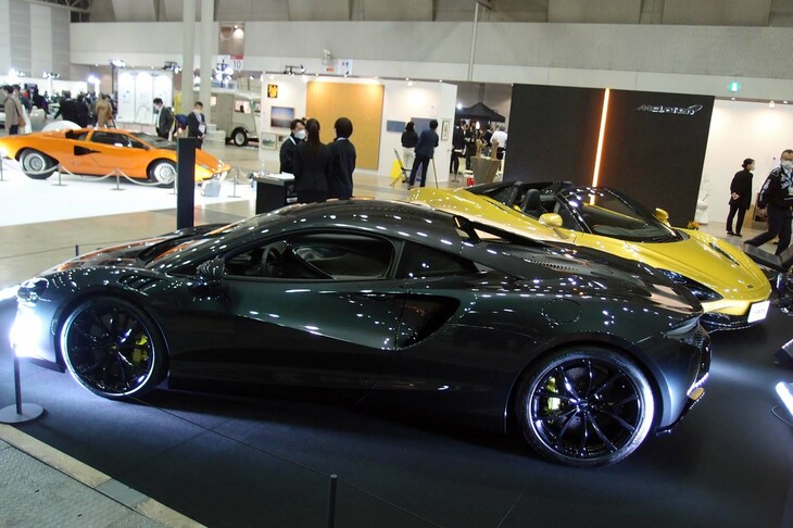 マクラーレンのブースには、2台のスーパースポーツが展示された。