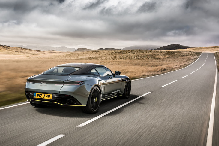 アストンマーティンDB11 AMR