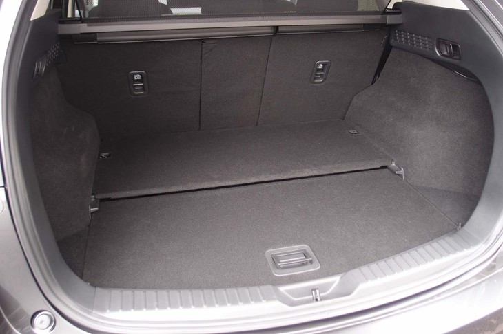 マツダCX-5 XDスマートエディション（ラゲッジルーム）