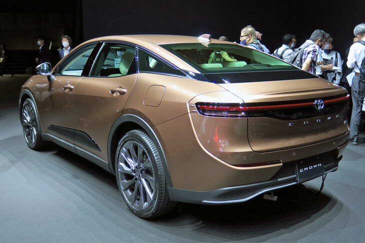トヨタ・クラウン クロスオーバー（エクステリア）