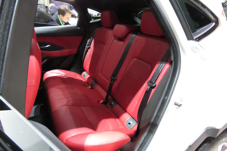 ジャガーEペース