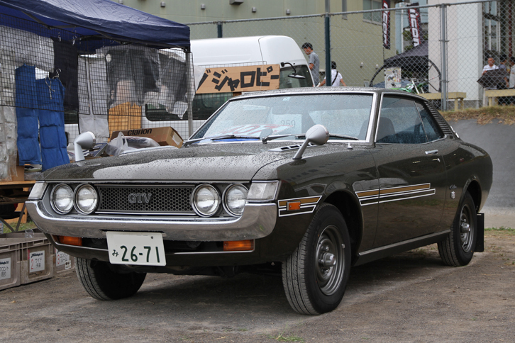 ショップが出展していたFor Saleの1973年「トヨタ・セリカ1600GTV」。「GT」からパワーウィンドウなどの快適装備を取り除き、足まわりを固めたモデル。新車価格は86万3000円、現在の売価は407万円。